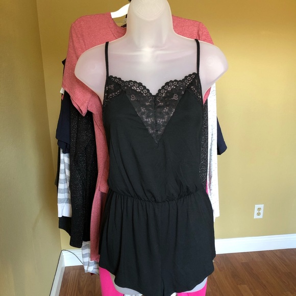 Victoria's Secret Pants - 🍀Victoria's Secrete black laced romper/lounger🍀